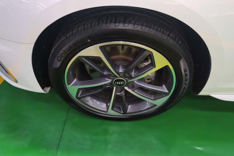 Used Audi A4L 2024 40 TFSI Fashion Dynamic Model Left Front Wheel Hub