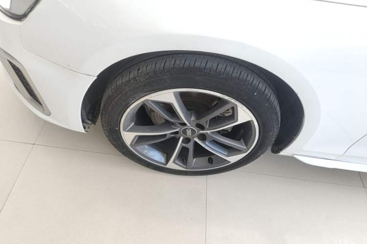 Used Audi A4L 2024 40 TFSI Fashion Dynamic Model Left Front Wheel Hub