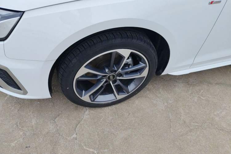 Used Audi A4L 2024 40 TFSI Fashion Dynamic Model Left Front Wheel Hub