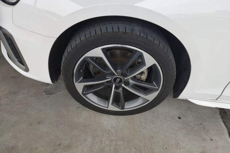 Used Audi A4L 2024 40 TFSI Fashion Dynamic Model Left Front Wheel Hub