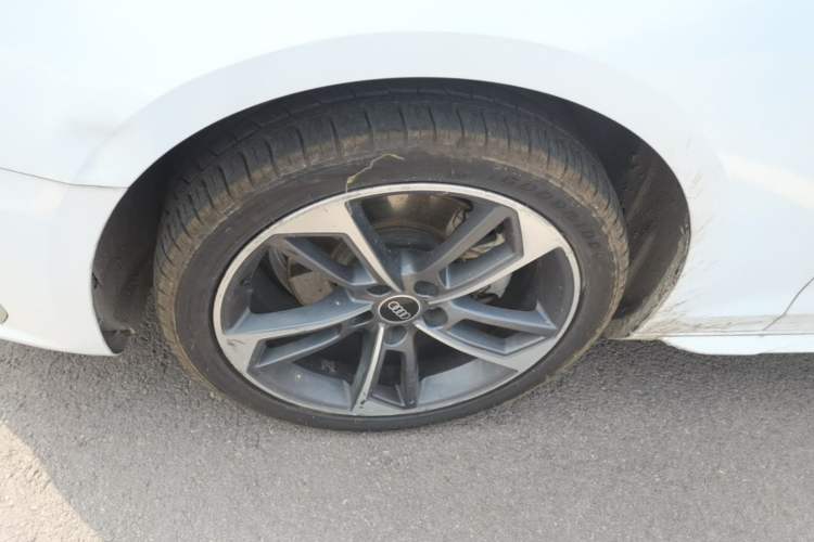 Used Audi A4L 2024 40 TFSI Fashion Dynamic Model Left Front Wheel Hub