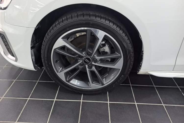 Used Audi A4L 2024 40 TFSI Fashion Dynamic Model Left Front Wheel Hub