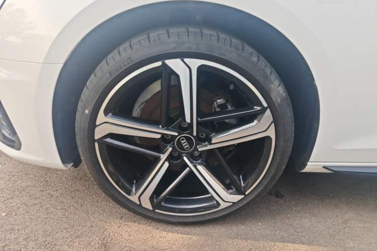 Used Audi A4L 2024 40 TFSI Luxury Dynamic Edition Left Front Wheel Hub