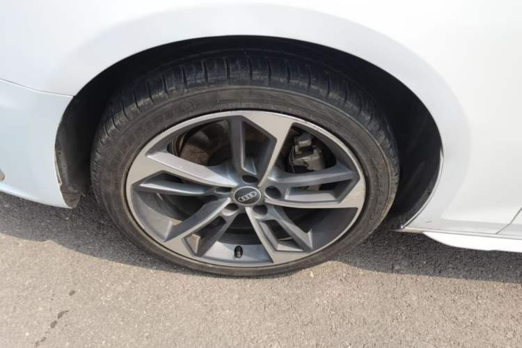 Used Audi A4L 2024 40 TFSI Fashion Dynamic Model Left Front Wheel Hub