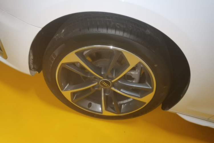 Used Audi A4L 2024 40 TFSI Fashion Dynamic Model Left Front Wheel Hub
