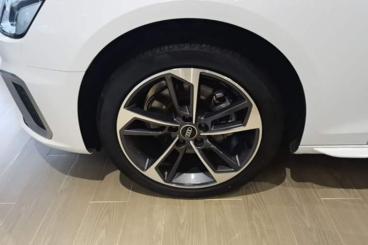 Used Audi A4L 2024 40 TFSI Fashion Dynamic Model Left Front Wheel Hub