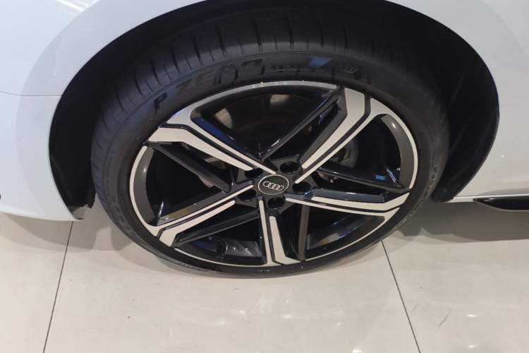 Used Audi A4L 2024 40 TFSI Luxury Dynamic Edition Left Front Wheel Hub