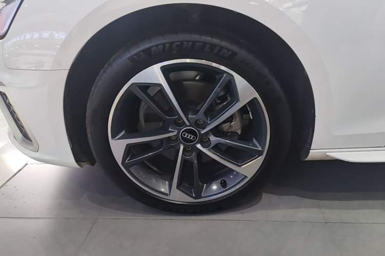 Used Audi A4L 2024 40 TFSI Fashion Dynamic Model Left Front Wheel Hub