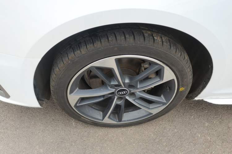 Used Audi A4L 2024 40 TFSI Fashion Dynamic Model Left Front Wheel Hub