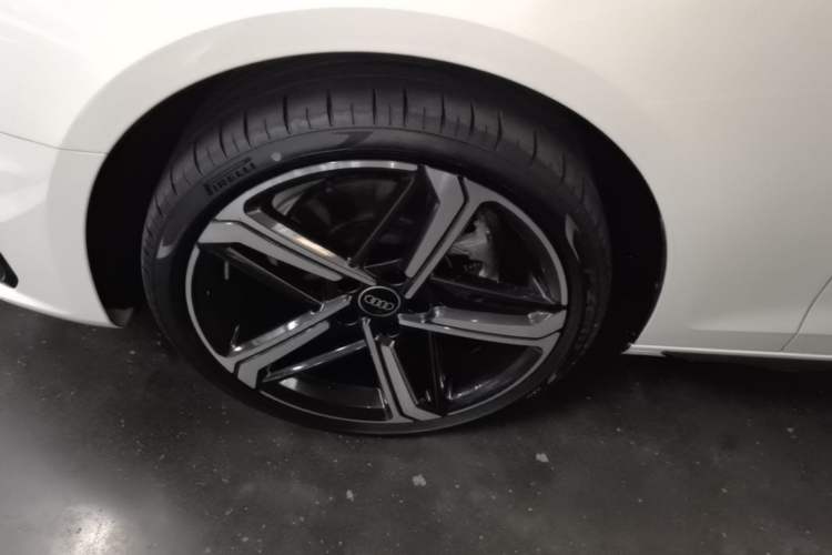 Used Audi A4L 2024 40 TFSI Luxury Dynamic Edition Left Front Wheel Hub