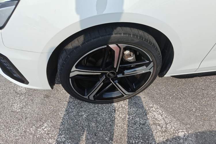 Used Audi A4L 2024 40 TFSI Luxury Dynamic Edition Left Front Wheel Hub