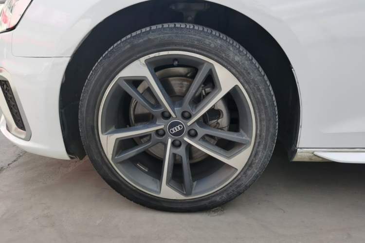 Used Audi A4L 2024 40 TFSI Fashion Dynamic Model Left Front Wheel Hub