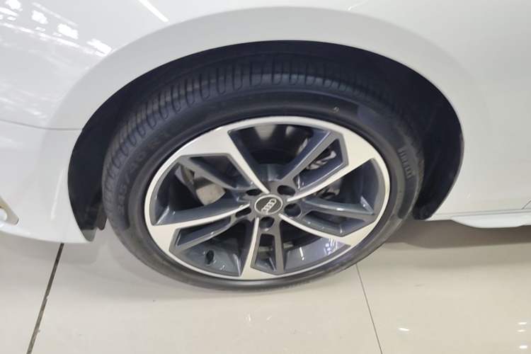 Used Audi A4L 2024 40 TFSI Fashion Dynamic Model Left Front Wheel Hub