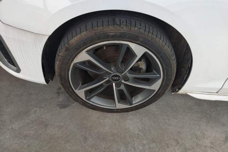 Used Audi A4L 2024 40 TFSI Fashion Dynamic Model Left Front Wheel Hub
