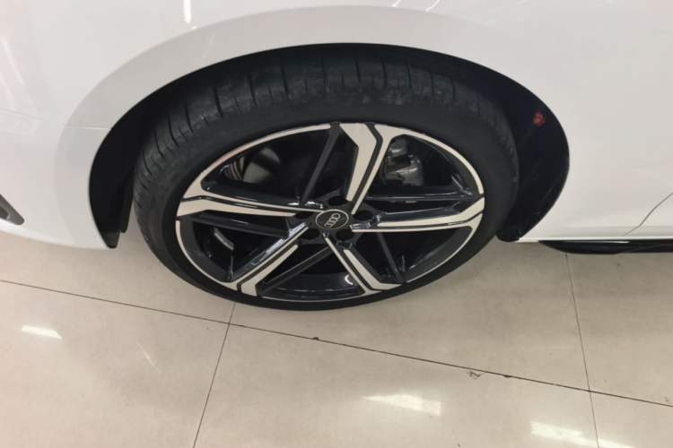 Used Audi A4L 2024 40 TFSI Luxury Dynamic Edition Left Front Wheel Hub