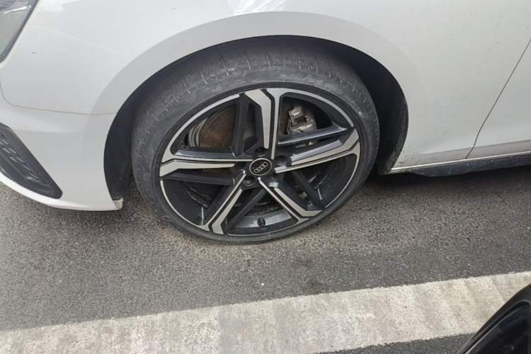 Used Audi A4L 2024 40 TFSI Luxury Dynamic Edition Left Front Wheel Hub