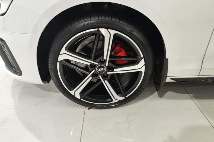 Used Audi A4L 2024 40 TFSI Luxury Dynamic Edition Left Front Wheel Hub