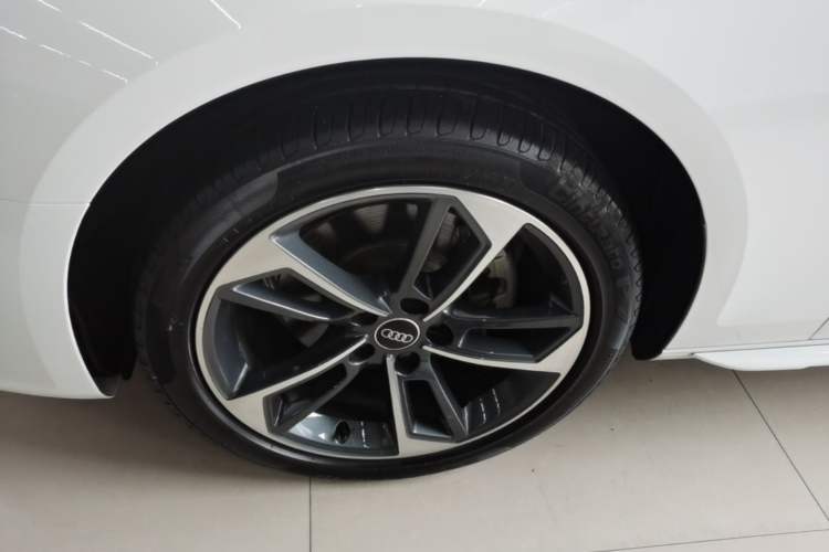 Used Audi A4L 2024 40 TFSI Fashion Dynamic Model Left Front Wheel Hub