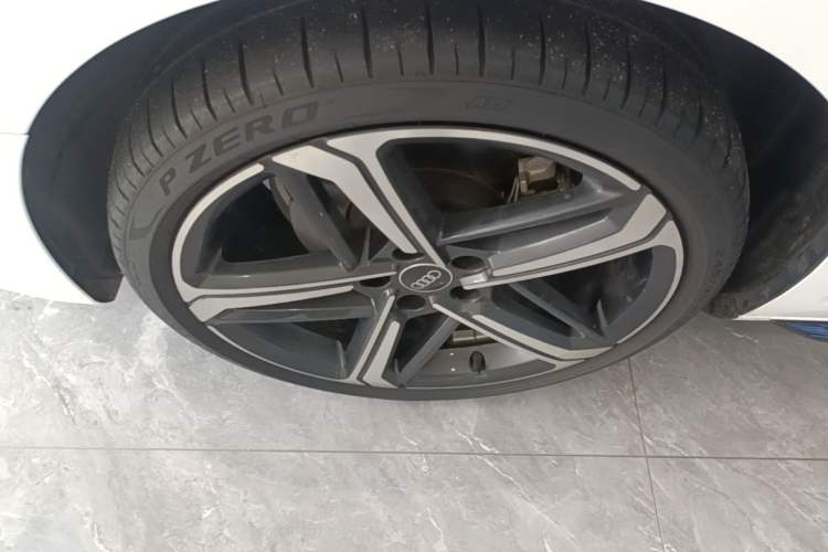 Used Audi A4L 2024 40 TFSI Luxury Dynamic Edition Left Front Wheel Hub