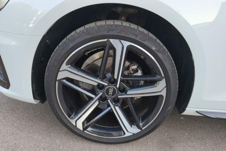 Used Audi A4L 2024 40 TFSI Luxury Dynamic Edition Left Front Wheel Hub