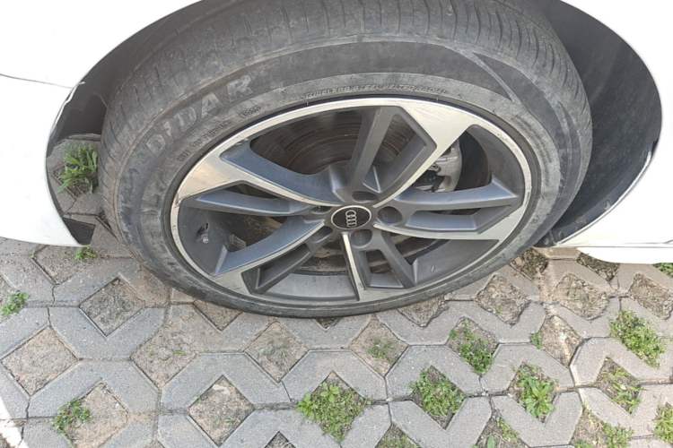 Used Audi A4L 2024 40 TFSI Fashion Dynamic Model Left Front Wheel Hub