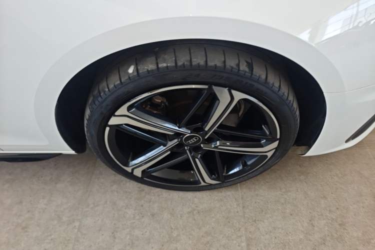 Used Audi A4L 2024 40 TFSI Luxury Dynamic Edition Left Front Wheel Hub