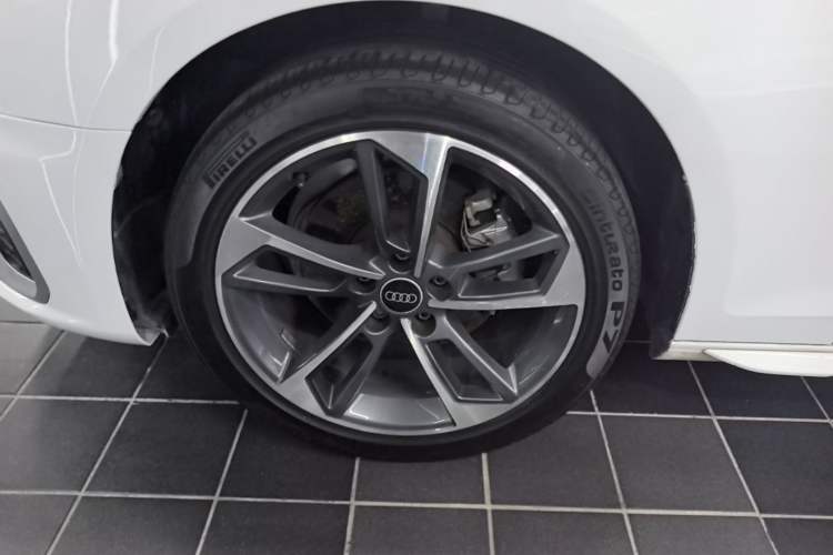 Used Audi A4L 2024 40 TFSI Fashion Dynamic Model Left Front Wheel Hub