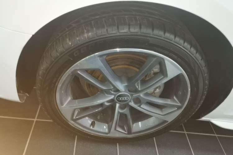 Used Audi A4L 2024 40 TFSI Fashion Dynamic Model Left Front Wheel Hub