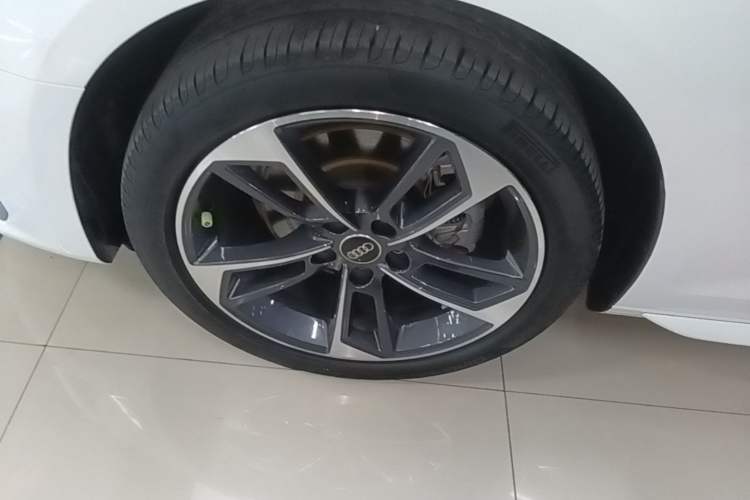 Used Audi A4L 2024 40 TFSI Fashion Dynamic Model Left Front Wheel Hub