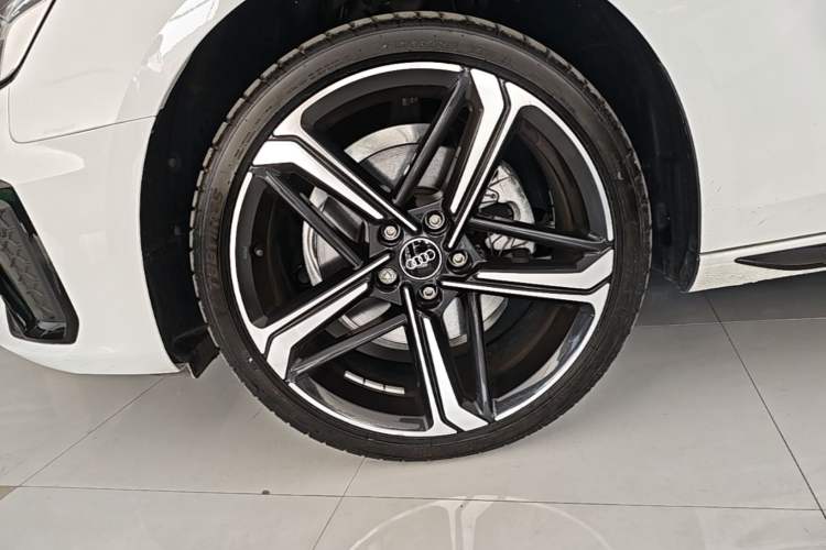 Used Audi A4L 2024 40 TFSI Luxury Dynamic Edition Left Front Wheel Hub
