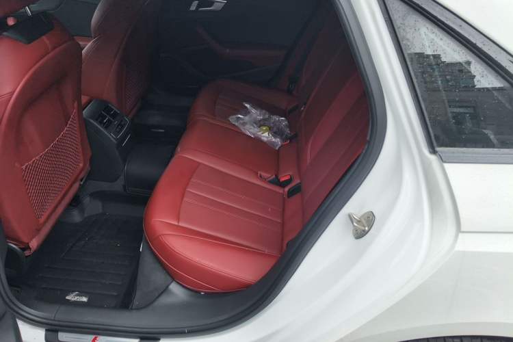Used Audi A4L 2024 40 TFSI Luxury Dynamic Edition (Starry Night Version) Left Rear Seat
