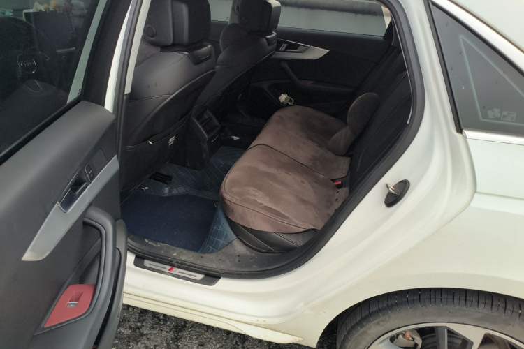 Used Audi A4L 2024 40 TFSI Fashion Dynamic Model Left Rear Seat