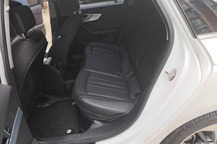 Used Audi A4L 2024 40 TFSI Fashion Dynamic Model Left Rear Seat