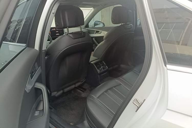 Used Audi A4L 2024 40 TFSI Fashion Dynamic Model Left Rear Seat