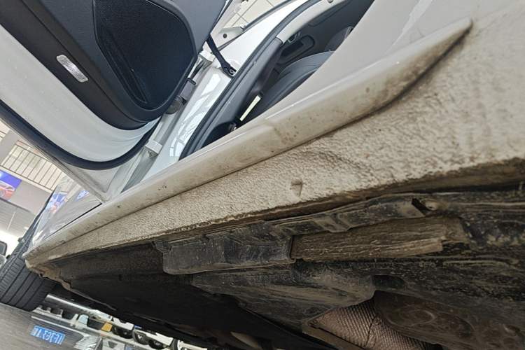 Used Audi A4L 2024 40 TFSI Fashion Dynamic Model Left Side Sill