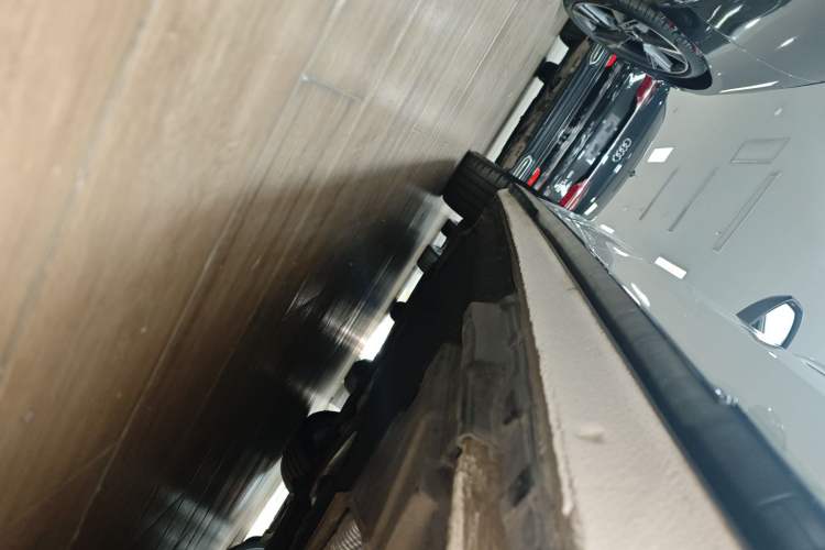 Used Audi A4L 2024 40 TFSI Luxury Dynamic Edition Left Side Sill