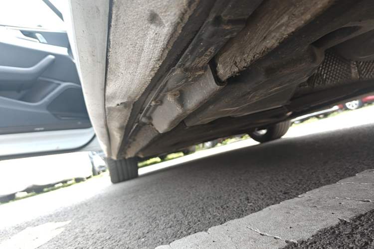 Used Audi A4L 2024 40 TFSI Fashion Dynamic Model Left Side Sill