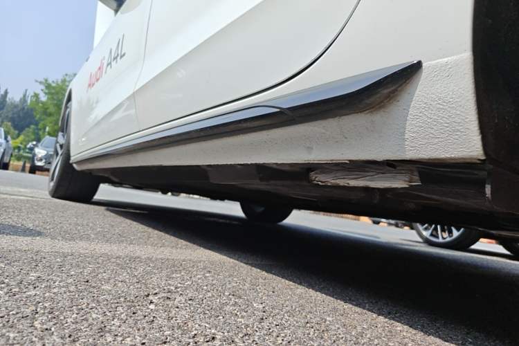 Used Audi A4L 2024 40 TFSI Luxury Dynamic Edition Left Side Sill