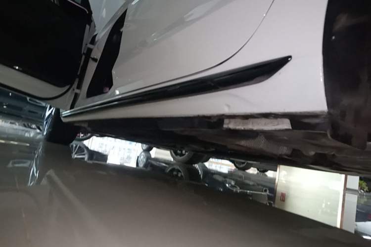 Used Audi A4L 2024 40 TFSI Luxury Dynamic Edition Left Side Sill