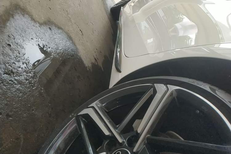 Used Audi A4L 2024 40 TFSI Luxury Dynamic Edition Left Side Sill
