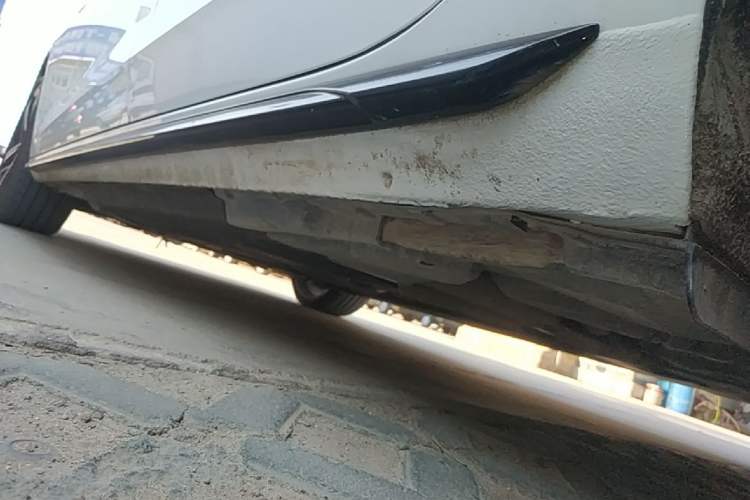 Used Audi A4L 2024 40 TFSI Luxury Dynamic Edition Left Side Sill