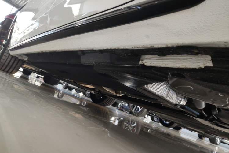 Used Audi A4L 2024 40 TFSI Luxury Dynamic Edition Left Side Sill