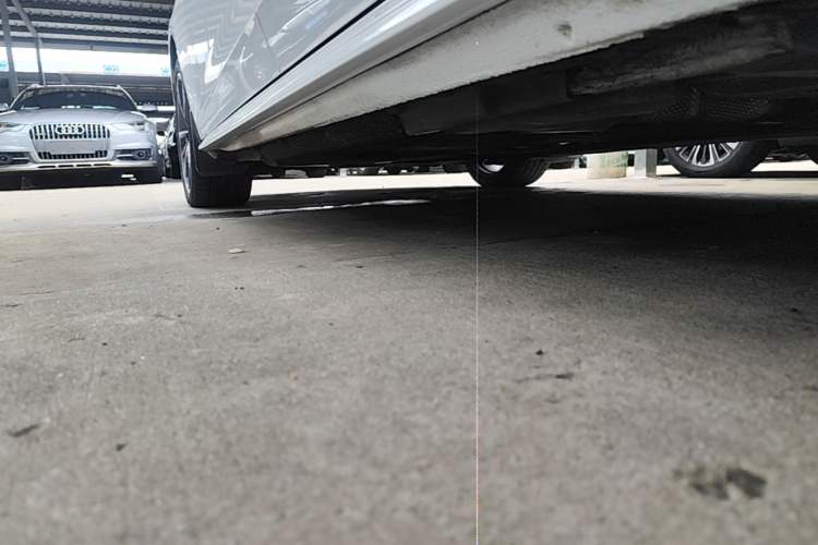 Used Audi A4L 2024 40 TFSI Fashion Dynamic Model Left Side Sill