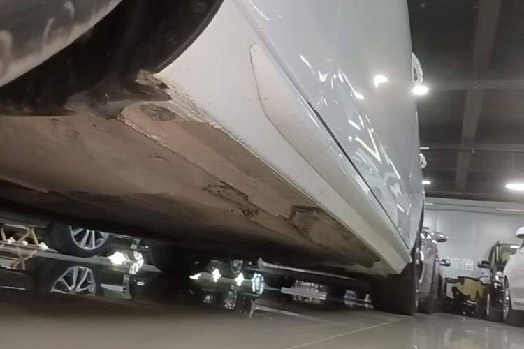 Used Audi A4L 2024 40 TFSI Fashion Dynamic Model Left Side Sill