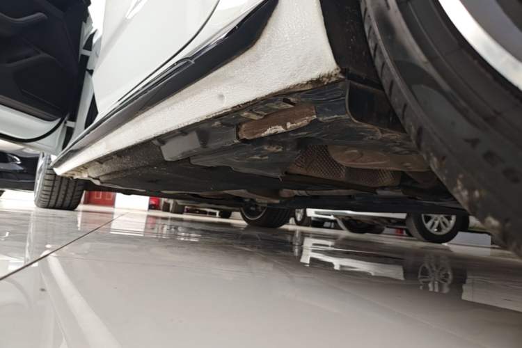 Used Audi A4L 2024 40 TFSI Luxury Dynamic Edition Left Side Sill