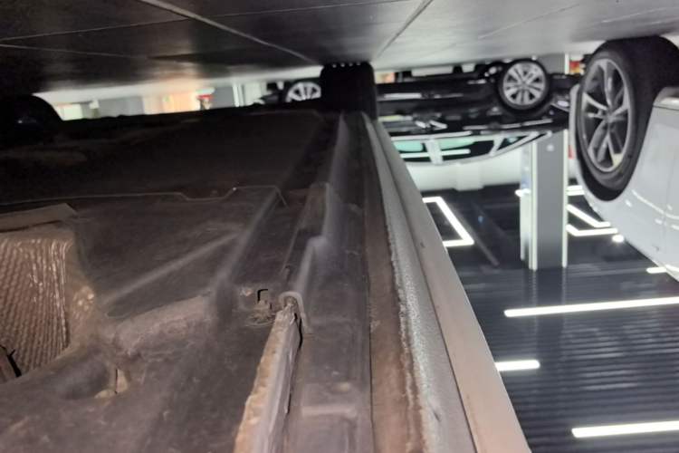 Used Audi A4L 2024 40 TFSI Fashion Dynamic Model Left Side Sill