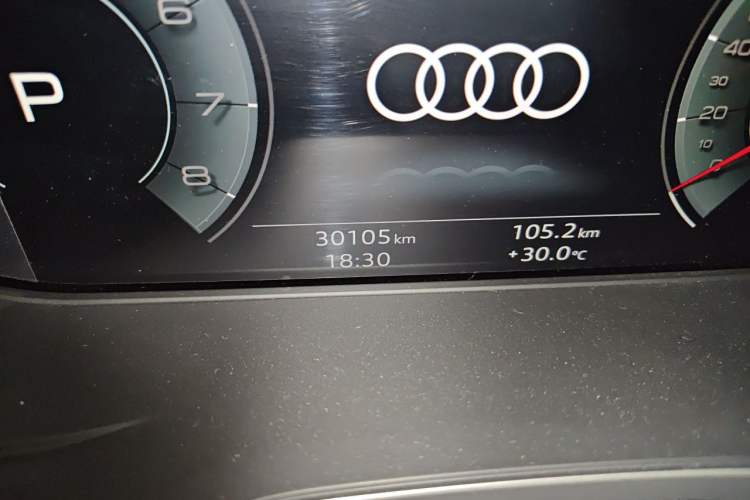 Used Audi A4L 2024 40 TFSI Luxury Dynamic Edition Odometer Close Up