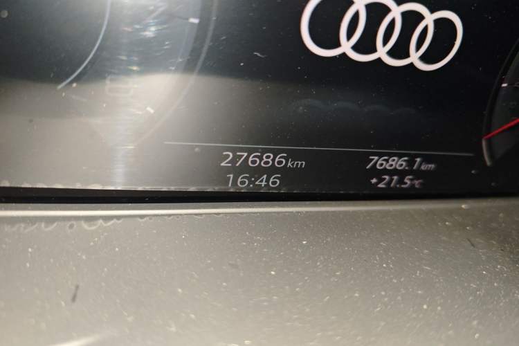 Used Audi A4L 2024 40 TFSI Luxury Dynamic Edition Odometer Close Up