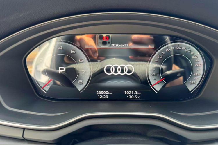 Used Audi A4L 2024 40 TFSI Luxury Dynamic Edition Odometer Close Up