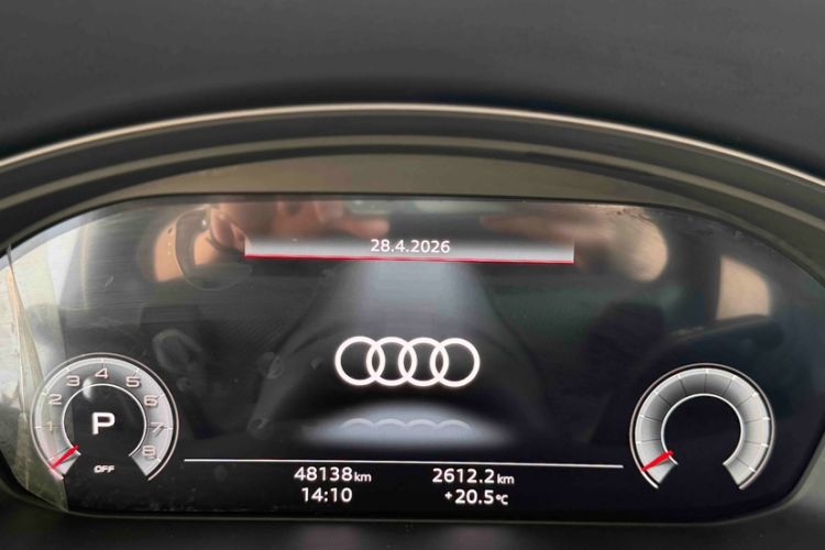 Used Audi A4L 2024 40 TFSI Luxury Dynamic Edition Odometer Close Up